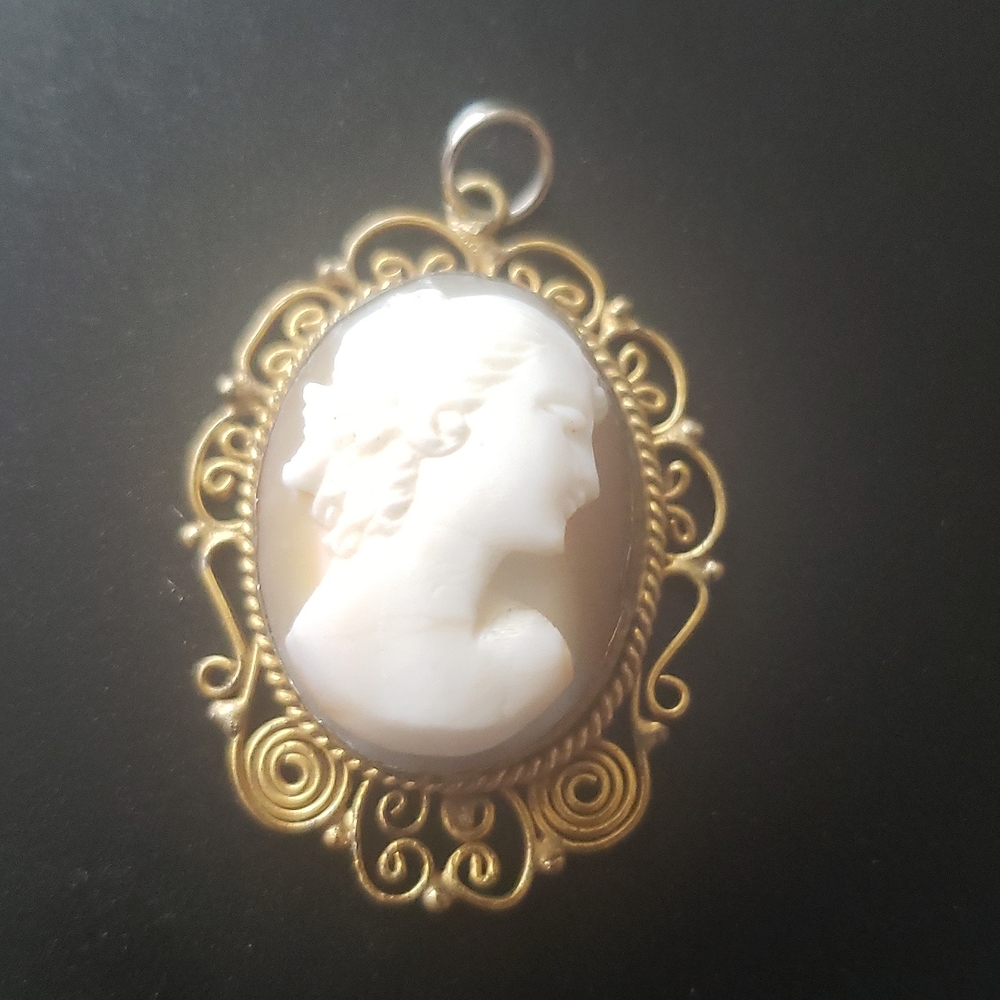 3D Coral Cameo Pendant
